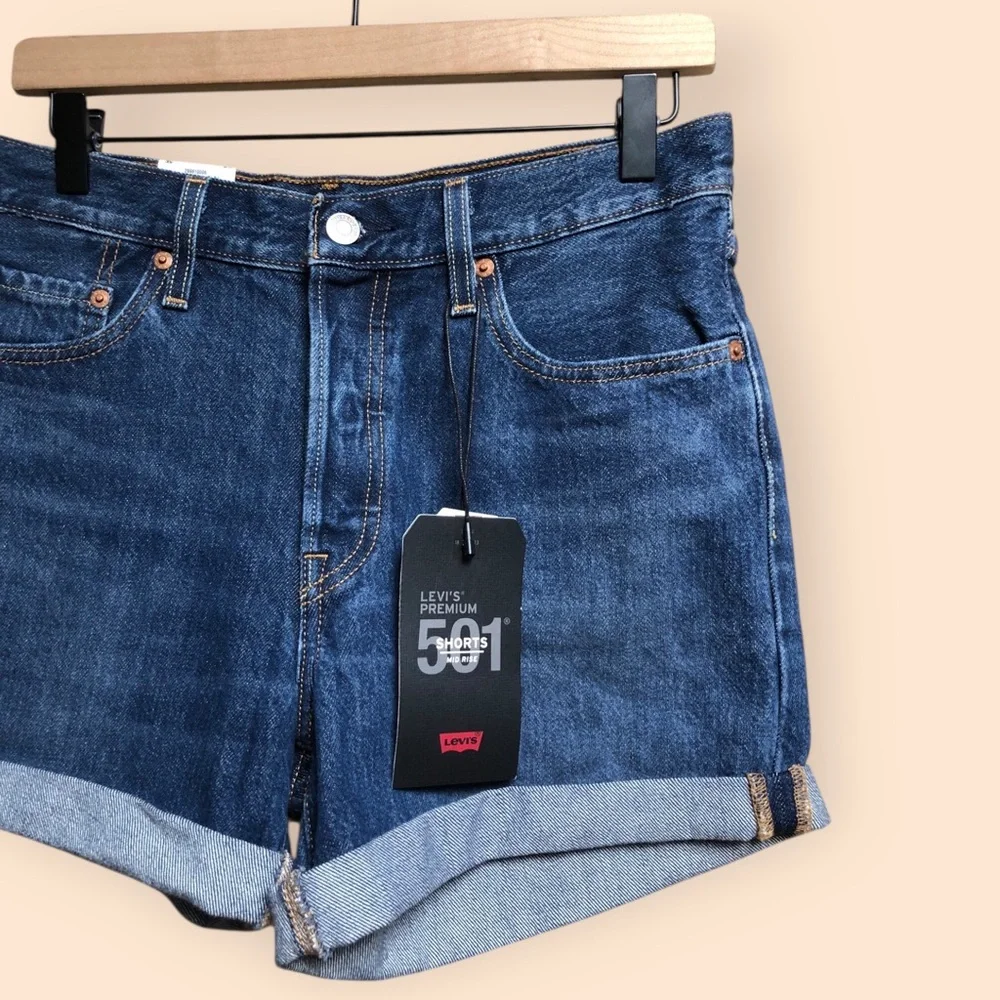 Levi’s Premium 501 Long Women’s Shorts NWT Denim Dark Wash Mid Rise Size 28